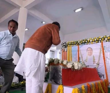 বিধানসভা চত্বরে প্রয়াত অধ্যক্ষ বিশ্ববন্ধু সেনের মর দে*হ শেষ শ্রদ্ধা, মুখ্যমন্ত্রী-রাজ্যপালসহ সর্বদলীয় উপস্থিতি
রাজ্য ব...