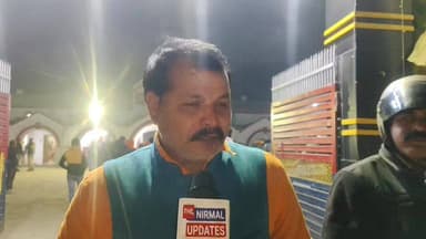 बस्ती जिले के भदेश्वर नाथ के पुजारी पर हमले के विरोध मे कोतवाली पहुँचे विश्व हिंदू महासंघ कार्यकर्ता एवं पदाधिकारी
#tren...