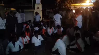 ಗುಂಡ್ಲುಪೇಟೆ: ಗುಂಡ್ಲುಪೇಟೆಯಲ್ಲಿ ಹನುಮ ಜಯಂತಿ ಡಿಜೆ ವಶ
ಪೊಲೀಸ್ ಠಾಣೆ ಮುಂದೆ ಭಕ್ತರ ಪ್ರತಿಭಟನೆ