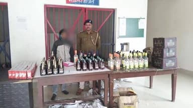 कोचाधामन: मस्तान चौक के पास पुलिस ने 112.575 लीटर विदेशी शराब के साथ एक तस्कर को गिरफ्तार किया