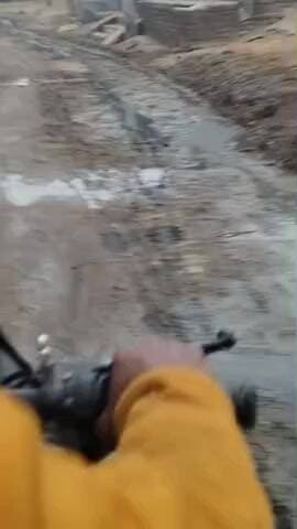 गुड़िया है गुड्डा लीलाधर गांव