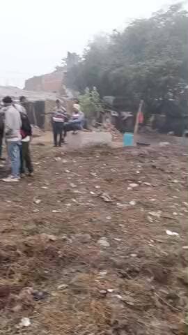 जिला जालौन ग्राम जख श्री दीवान महाराज सिंह इंटर कॉलेज के सामने टूर्नामेंट का आगमन होने जा रहा है सफाई नहीं हो रही है