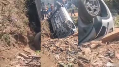 ಚಾಮರಾಜನಗರ: ಪುಣಜನೂರು ಬಳಿ ಚರಂಡಿಗೆ ಬಿದ್ದ ಕಾರು, ಮೂವರು ಪಾರು