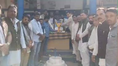 हाटपिपल्या: हाटपिपल्या में भाजपा कार्यकर्ताओं ने मनाई पूर्व नगर परिषद अध्यक्ष हरिराम रलोती की पुण्यतिथि, विधायक मनोज चौधरी हुए शामिल