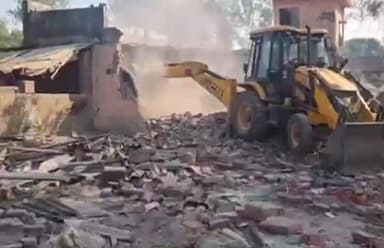 देहरादून: धामी सरकार का बुलडोजर एक्शन, अवैध कब्जों पर सरकार ने किया करारा वार