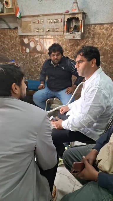 युवाओं से मुलाकात करते इनेलो नेता मंजीत पहलवान कन्हेली #inld #rohtak #manjeetpehlwan