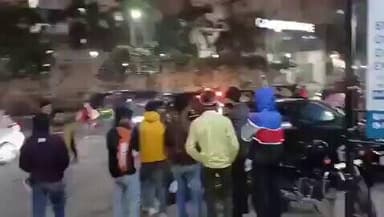 #ग्रेटर_नोएडा_वेस्ट की प्रिस्टीन एवेन्यू सोसायटी में मामूली बात ने बड़ा बवाल खड़ा कर दिया।
बाइक हटाने को कहना सुरक्षा ग...