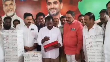 తిరువూరులో గోడ గడియారాలను ఆవిష్కరించిన :ఎమ్మెల్యే కొలికపూడి శ్రీనివాసరావు