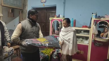 বিশালগড়: বাথানমুড়া কংগ্রেসের শীতবস্ত্র বিতরণ