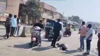 वाशिम: पाटणी चौक ते अकोला नाका दरम्यान अज्ञात वाहनाच्या धडकेत एक व्यक्ती गंभीर जखमी