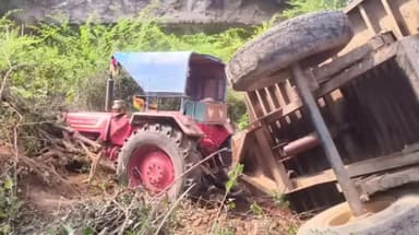 శింగనమల: పులిచింతల గ్రామంలో మహేంద్ర న వ్యక్తి ప్రమాదవశాత్తు ట్రాక్టర్ కింద పడి మృతి. పోలీసుల కేసు నమోదు చేసి దర్యాప్తు.