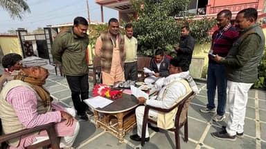 ओबरा: ओबरा विधायक और उत्तरप्रदेश समाज कल्याण राज्यमंत्री संजीव सिंह गोड़ ने कार्यालय पर जनता दरबार लगाया, सुनी समस्याएं