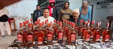 शिवहर: नगर थाना पुलिस ने सुंदरपुर खरौना से 43 बोतल अंग्रेजी शराब के साथ दो कारोबारियों को गिरफ्तार किया