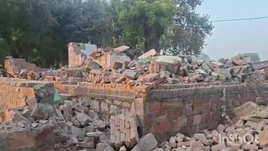 मनिया: एदलपुर गांव में एक धार्मिक स्थल पर असामाजिक तत्वों द्वारा की गई तोड़फोड़, मौके पर पहुंची पुलिस