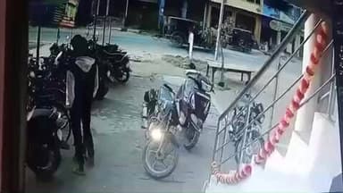 फतेहपुर: थरियांव लाइब्रेरी के पास से साइकल हुई चोरी, CCTV कैमरे में कैद हुआ चोर, पीड़ित ने थाने में दिया शिकायती पत्र
