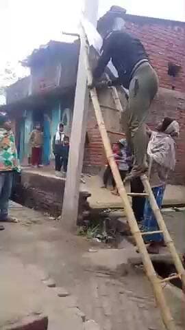 अरियरी: रेउता गांव में सौर ऊर्जा प्लेट हटाने को लेकर विवाद, गांव में तनाव