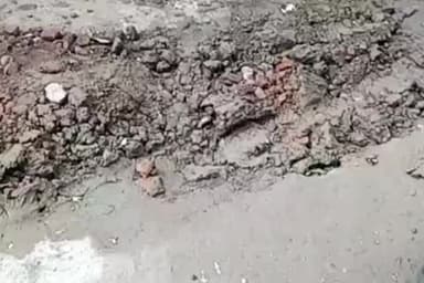 अलीपुर: छुट्टी के दिन भी जारी रहा सीवर लाइन का काम, विधायक ने दिखाई तत्परता