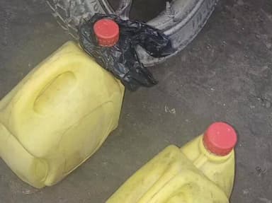 सिमरी बख्तियारपुर: बनमा ईटहरी पुलिस ने 10 लीटर देशी शराब और बाइक के साथ दो लोगों को गिरफ्तार किया