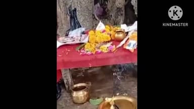 ज़ीरादेई: गोठी गांव में पीपल के पेड़ के नीचे मिली भगवान बुद्ध की मूर्ति, महिलाओं ने की पूजा-अर्चना