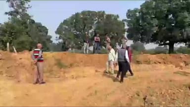 चितरंगी: एसडीएम सौरभ मिश्रा के निर्देश पर बड़कुड़ में रास्ता विवाद का समाधान, तहसीलदार की मौजूदगी में खुलवाया गया रास्ता