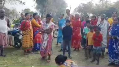 রানিবাঁধ: স্কুলের ক্লাসরুমে বিএলও-র ঝুলন্ত দেহ, কাজের চাপের অভিযোগে চাঞ্চল্য রাজাকাটায়