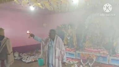 খোয়াই: খোয়াই সুভাষ পার্ক বাজার এলাকায় বাৎসরিক উৎসবের শেষ দিনে সন্ধ্যা আরতি দেখতে প্রচুর ভক্তবৃন্দের উপস্থিতি লক্ষ্য করা যায়