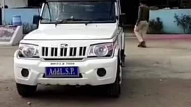 रतलाम: ढीकवा बदनारा रोड पर पुलिस ने अवैध शराब ले जाते एक व्यक्ति को पकड़ा, मामला दर्ज