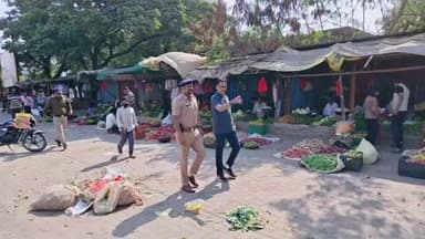 परभणी: विद्यापीठ गेट परिसरातील भाजी मार्केटची पोलीस अधीक्षकांनी केली पाहणी,वाहतूक कोंडी करणाऱ्या वर कारवाईचा दिला इशारा