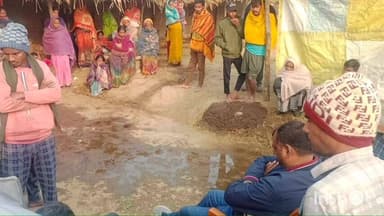 कौआकोल: पशुपति बीघा पहुंचे राजद नेता, मृतक के परिजनों से की मुलाकात, सड़क दुर्घटना में हुई थी मौत