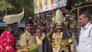 नीमच नगर: नीमच की सड़कों पर उतरे यमराज और चित्रगुप्त, यातायात नियमों का पालन करने का दिया संदेश