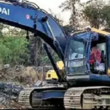 રાજકોટ: સાતડાની સીમમાંથી ગેરકાયદે ખનન કરતા 70 લાખના બે હિટાચી મશીનને કબજે કરતી ફ્લાઈંગ સ્કવોડ