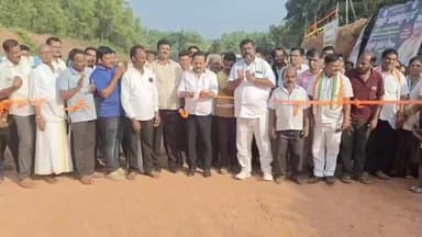 ಪುತ್ತೂರು: ನರಿಮೊಗರು ಗ್ರಾಮದ ಶಿಭರ ನಡುವಾಲ್ ಗೆ ತೆರಳಲು ನೂತನ ರಸ್ತೆಯ ಉದ್ಘಾಟನೆ: ಪುತ್ತೂರು ಶಾಸಕರ ಭಾಗಿ