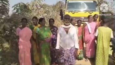 చెన్నూరు: బెజ్జాల గ్రామంలో లారీలను అడ్డుకొని గ్రామస్థుల నిరసన