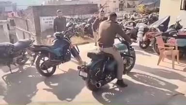 चम्पावत: लोहाघाट पुलिस ने बुलेट मोटरसाइकिल से हुड़दंग मचाने वाले युवक को पकड़ा, मोटरसाइकिल की गई सीज