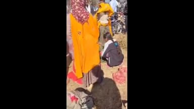 नांगल राजावतान: पपलाज माता के दर्शन कर लौट रहे श्रद्धालुओं से भरा जुगाड़ सर्र गांव के समीप बेकाबू होकर 10 फीट गहरी खाई में पलटा