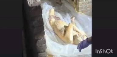 एटापल्ली: एटापल्ली येथे एका अद्यात इसमाचा निर्वस्त्र मृतदेह शौचालयाचा खड्ड्यात आढळल्याने खळबळ