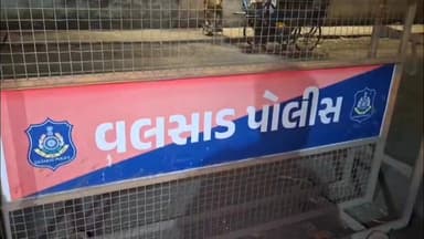 વલસાડ: થર્ટી ફર્સ્ટ પહેલાં હાલર ચાર રસ્તા સહિત સિટી પોલીસની કડક કાર્યવાહી, બુટલેગરોમાં ફફડાટ