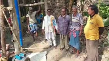 খেজুরি ২: খেজুরীর মানসিংহবাড়বেড়ে একটি সাব মার্সেবল পাম্প নির্মাণের শুভ সূচনা করেন খেজুরী গ্রাম পঞ্চায়েত প্রধান কালীপদ মন্ডল