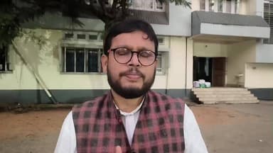 বালিজানা: বলদমাৰীত এআইইউডিএফৰ মুখপত্ৰ আব্দুল হাই কয় যে জিলাখনৰ উচ্ছেদিত লোকে চকুলো টুপি টুপি পূৰণি বৰ্ষক বিদায় দিয়ে