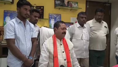 ಜಮಖಂಡಿ: ಕೆಲವು ಸ್ವಾಮಿಗಳು ಬಸವಣ್ಣನವರನ್ನ ಕಮ್ಯುನಿಷ್ಟ ಮಾಡುತ್ತಿದ್ದಾರೆ, ನಗರದಲ್ಲಿ ಶಾಸಕ ಬಸನಗೌಡ ಪಾಟೀಲ್ ಯತ್ನಾಳ ವಾಗ್ದಾಳಿ