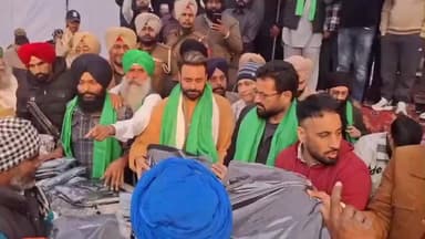 ਕਪੂਰਥਲਾ: ਪਿੰਡ ਟਾਂਡੀ ਪੁੱਜੇ ਪੰਜਾਬੀ ਗਾਇਕ ਬੱਬੂ ਮਾਨ ਨੇ ਹੜ੍ਹ ਪ੍ਰਭਾਵਿਤ ਲੋਕਾਂ ਨੂੰ ਰਾਹਤ ਸਮਗਰੀ ਵੰਡੀ