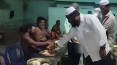 యర్రగొండపాలెం: కులమతాలకతీతంగా అయ్యప్ప స్వాములకు అల్పాహారమే ఏర్పాటు చేసిన ముస్లిం మైనార్టీ నాయకులు షేక్షావలి