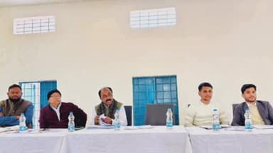 माडा: देवसर विधायक ने विकास कार्यों की प्रगति को लेकर समीक्षा बैठक की