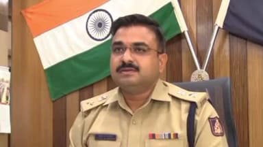 ಕಕ್ಕಳಮೇಲಿ ಗ್ರಾಮದಲ್ಲಿ ಓಸಿ ನಂಬರ್ ಬರೆದುಕೊಳ್ಳುವಾಗ ಪೊಲೀಸರ ದಾಳಿ : ನಗರದಲ್ಲಿ ಎಸ್ ಪಿ ಲಕ್ಷ್ಮಣ ನಿಂಬರಗಿ