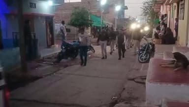 सतवास: सतवास में उपचुनाव से पहले देर शाम निकाला गया फ्लैग मार्च, सोमवार को होगा मतदान