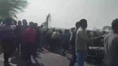 बड़ागांव धसान: बड़ागांव थाना क्षेत्र में बाइक की टक्कर से बुजुर्ग की मौत, एक व्यक्ति घायल