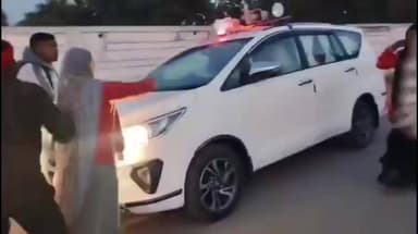 निवाड़ी: कलेक्टर के वाहन को रोकने पर नामचीन नेताओं सहित अन्य पर शासकीय कार्य में बाधा डालने का मामला दर्ज