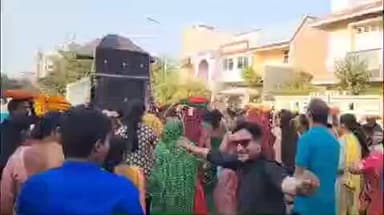 સમસ્ત બ્રહ્મસમાજ વેરાવળ આયોજીત ભાગવત સપ્તાહ નિમીતે બિલેશ્ર્વર મંદીરથી કપીશ્ર્વર પ્લોટ સુધી ભવ્ય પોથીયાત્રા નીકળી