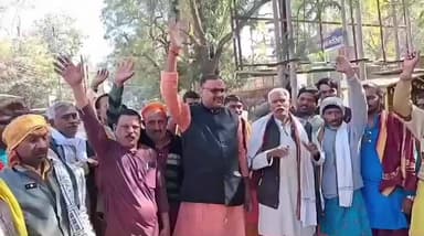 नरसिंहपुर: सनातन पुजारी कर्मकांडी ब्राह्मण महासभा ने बरमान के ब्राह्मणों की समस्याओं को लेकर कलेक्टर को ज्ञापन सौंपा