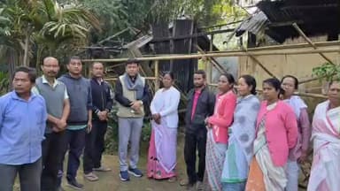 মাৰ্ঘেৰিটা: ডিগবৈ পাণবাৰীত অগ্নিকাণ্ড ঘটনাৰ বুজ লয় বিধায়ক সুৰেন ফুকনে